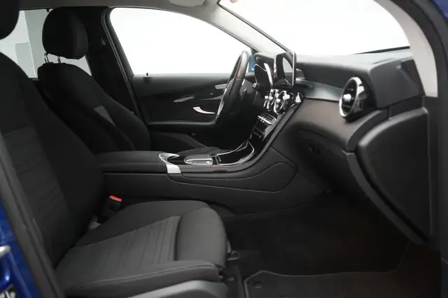 Mercedes-Benz GLC view 6