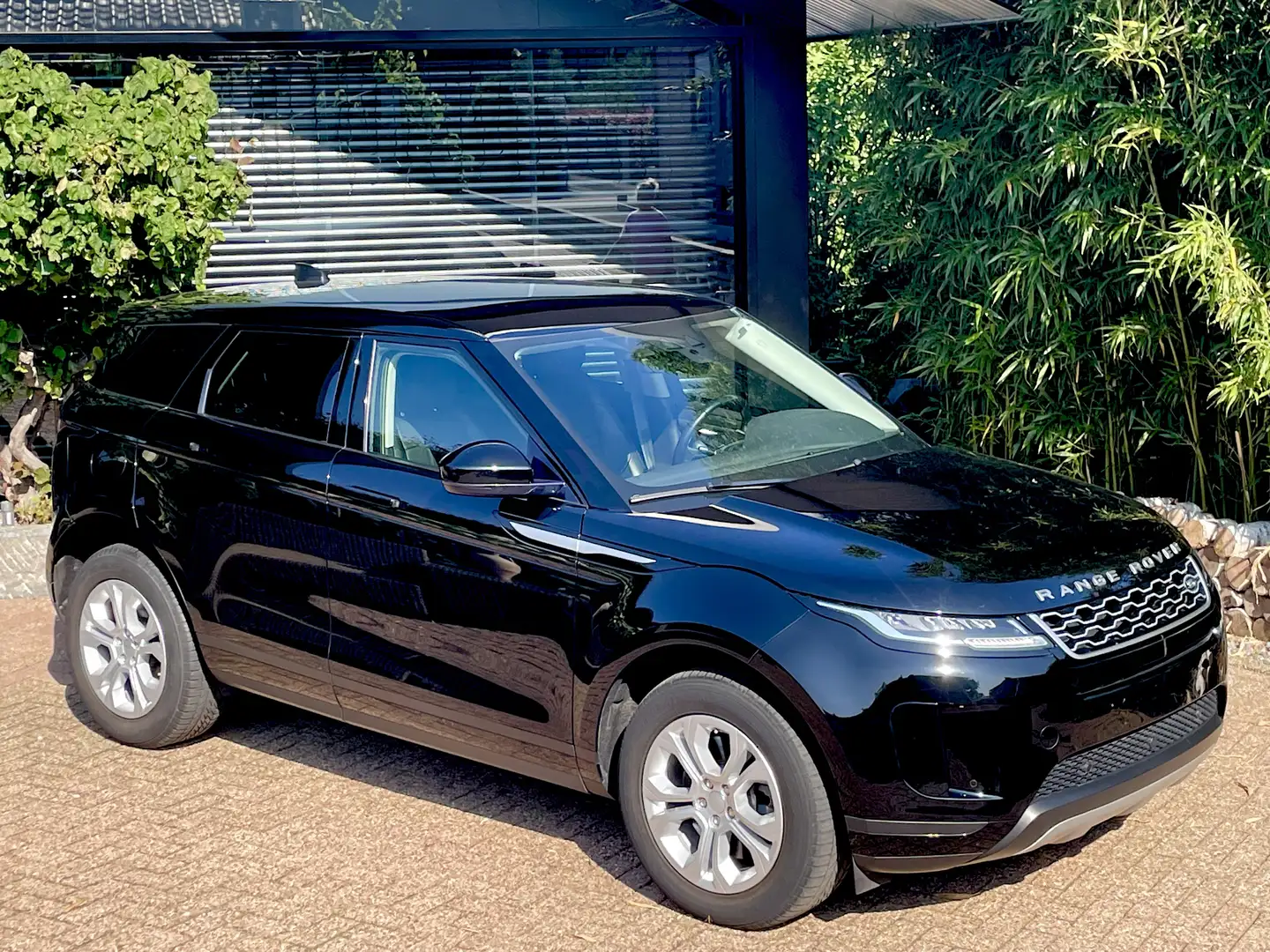 Land Rover Range Rover Evoque 4 x 4 - nieuw model 108 PK - automatic Noir - 2
