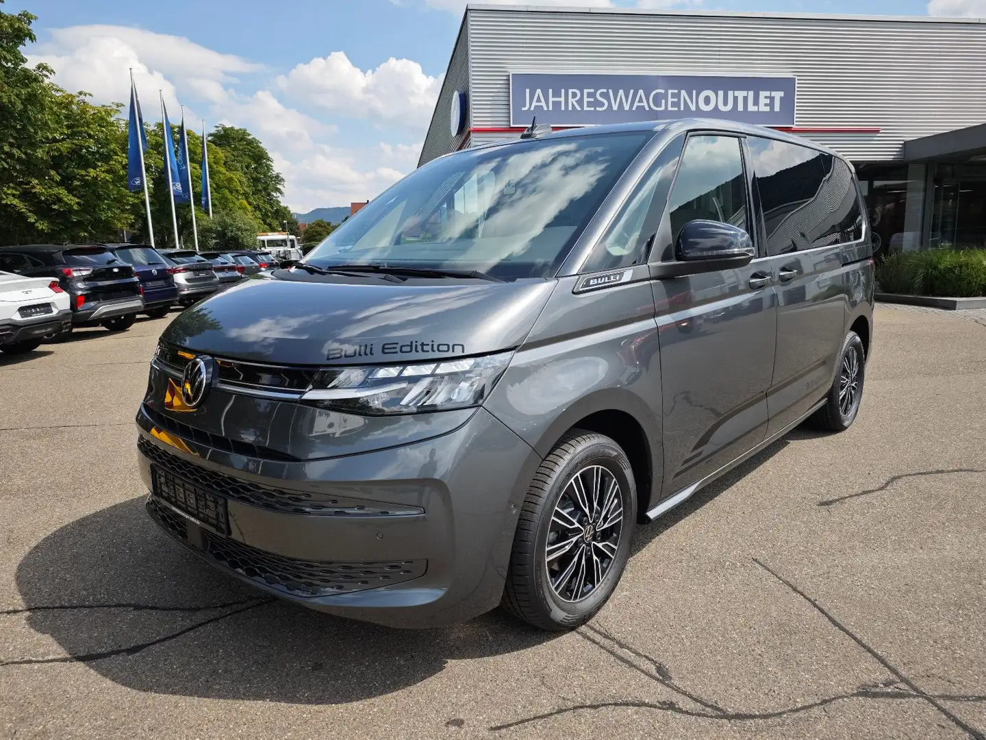 Volkswagen T7 Multivan T7 "Bulli Edition" #Standheizung #GAR 5J/150TKM Grau - 2