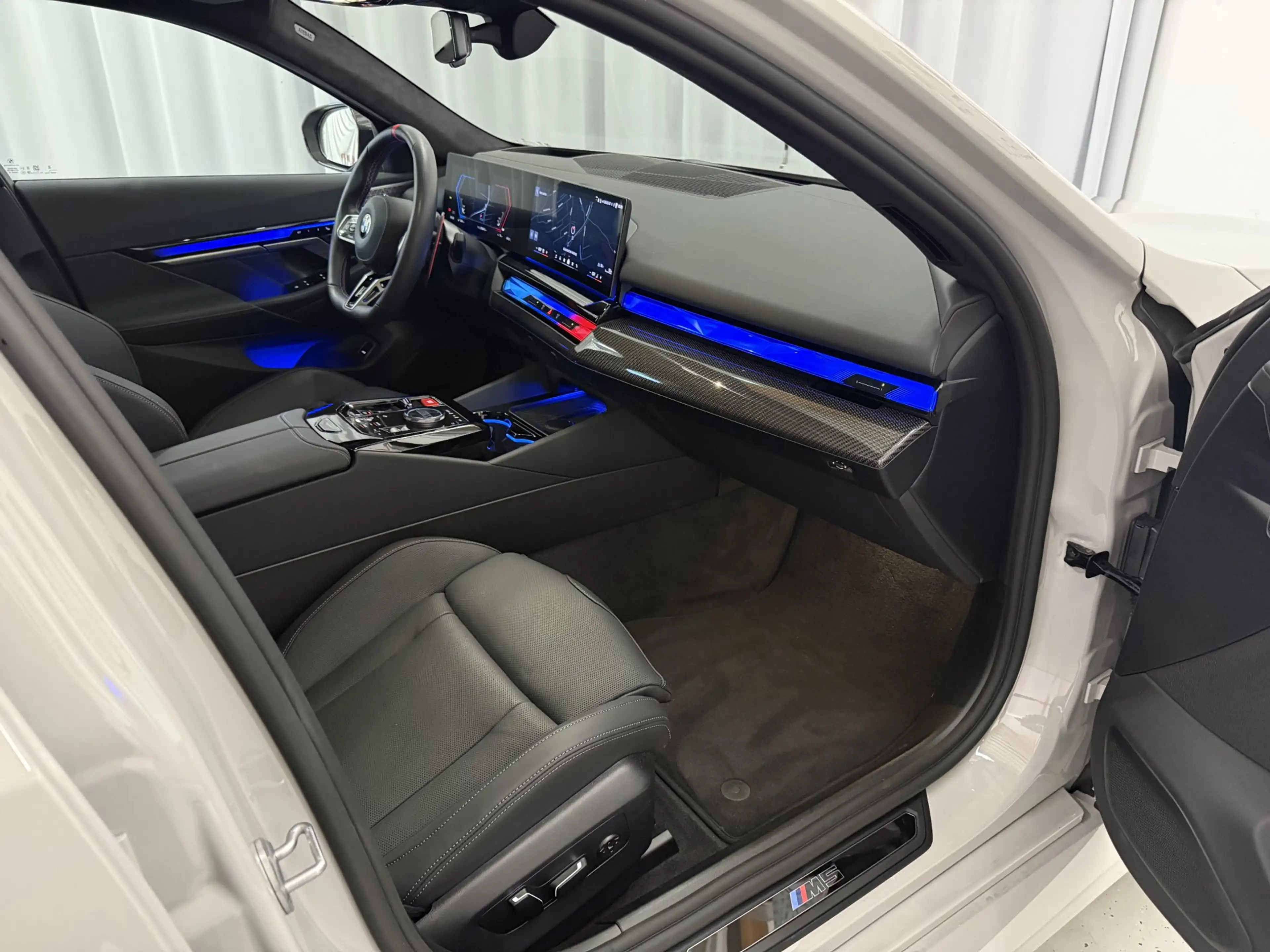 BMW M5 *Comfort Paket* — photo 8