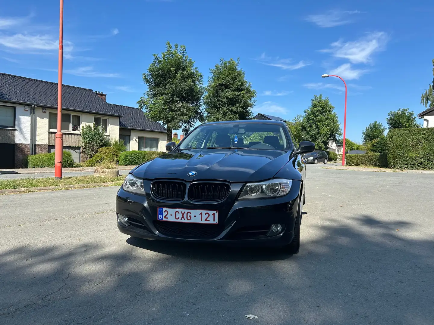 BMW 318 318i Noir - 1