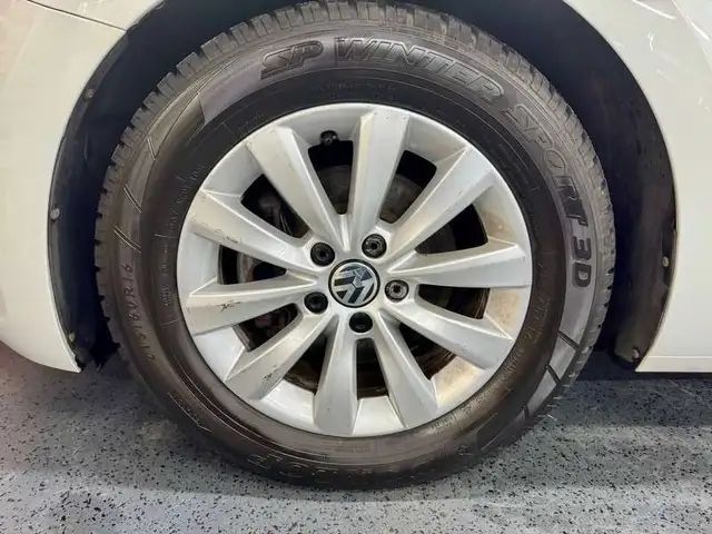 Volkswagen Beetle Beetle 2.0 TDi 110cv Navig/ClimaA/Park/jALU16/BT