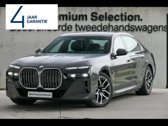 BMW 750 xDrive50e M Sport GRAN LUSSO