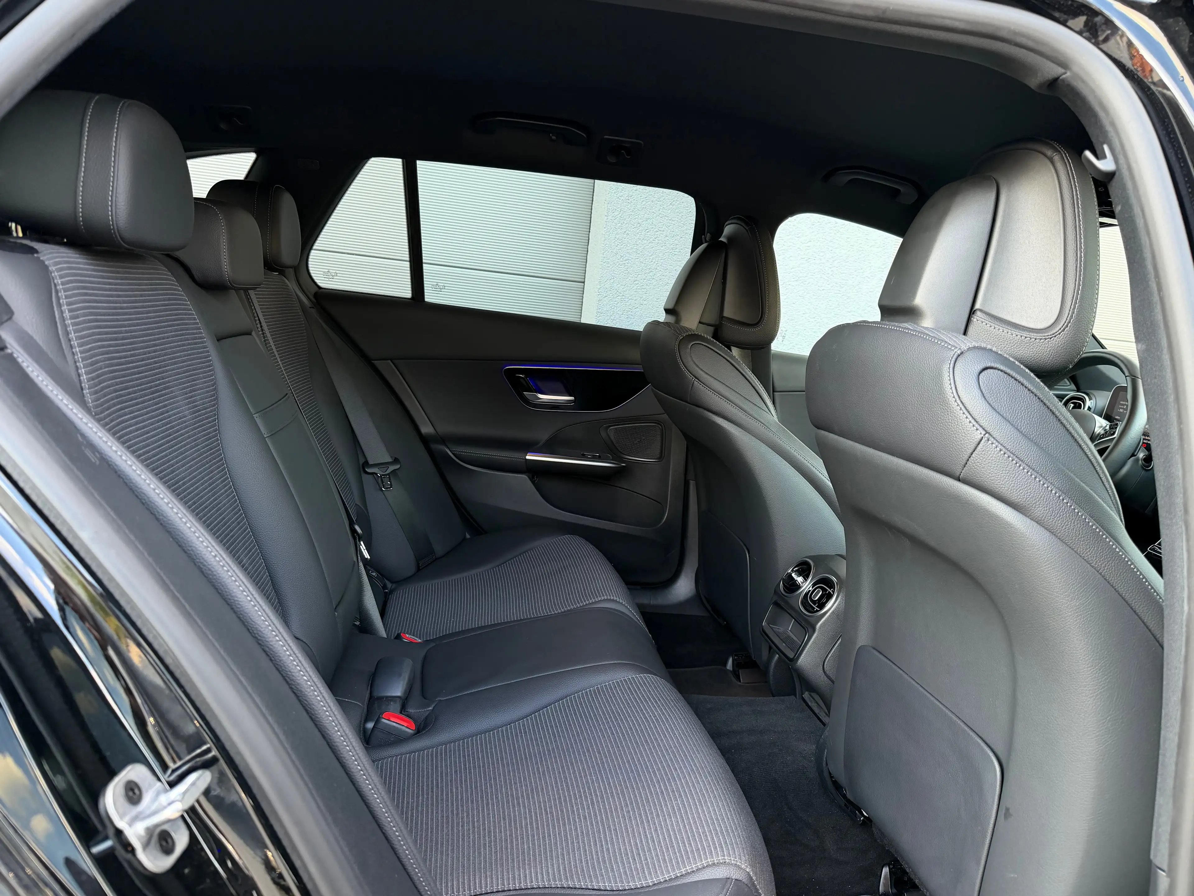 Mercedes-Benz C 300 C 300 d — photo 10