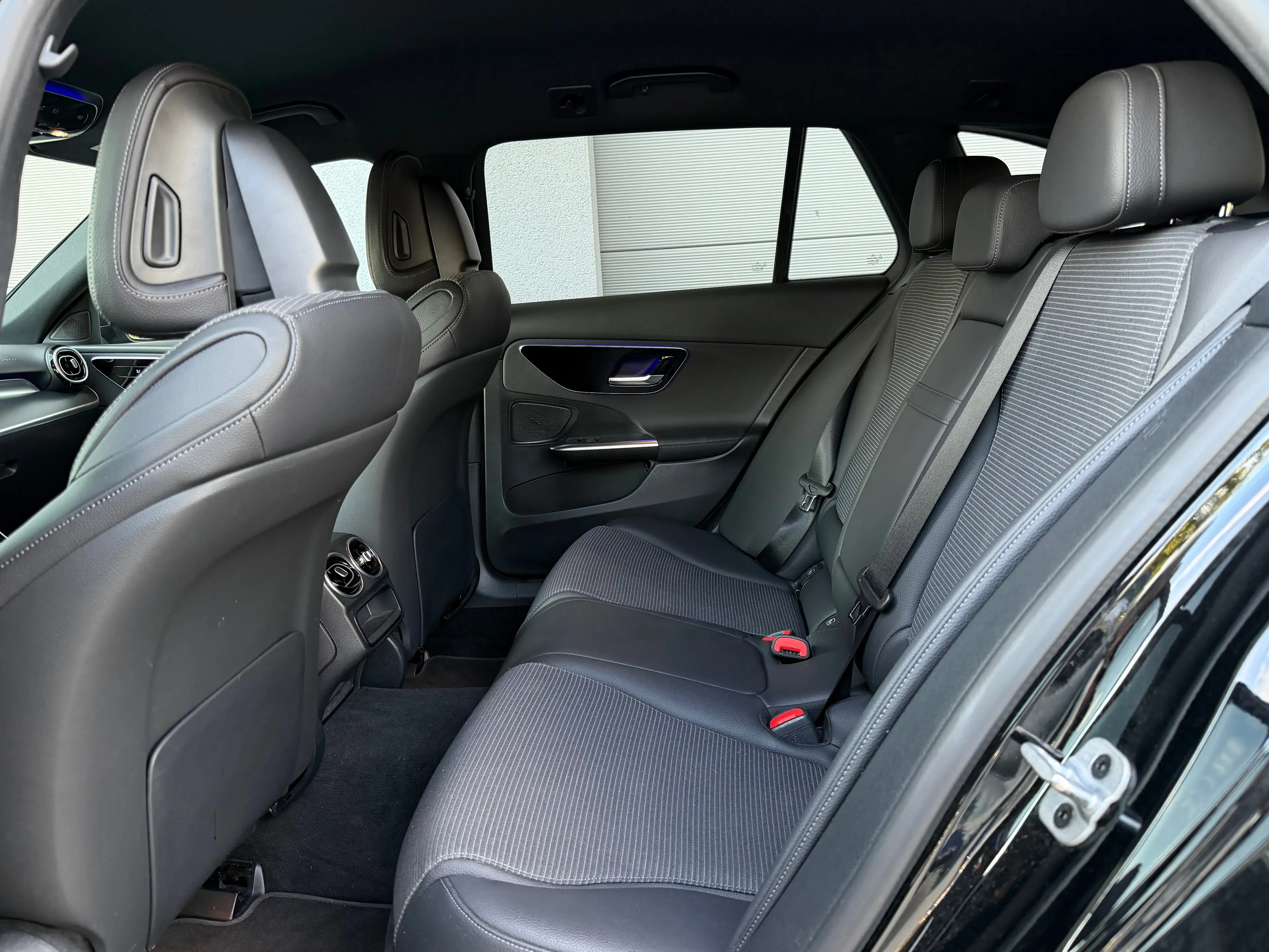 Mercedes-Benz C 300 C 300 d — photo 9
