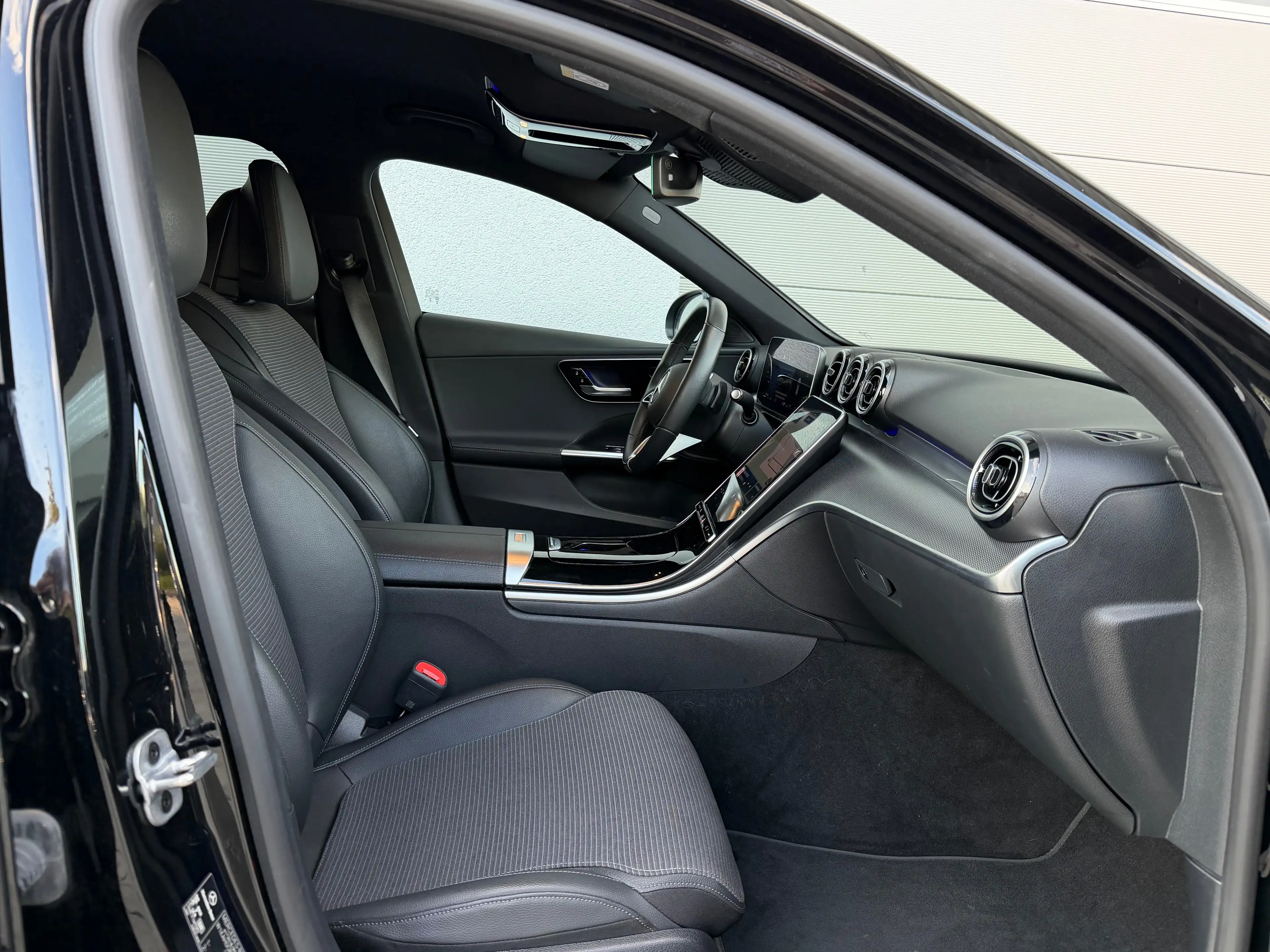 Mercedes-Benz C 300 C 300 d — photo 8