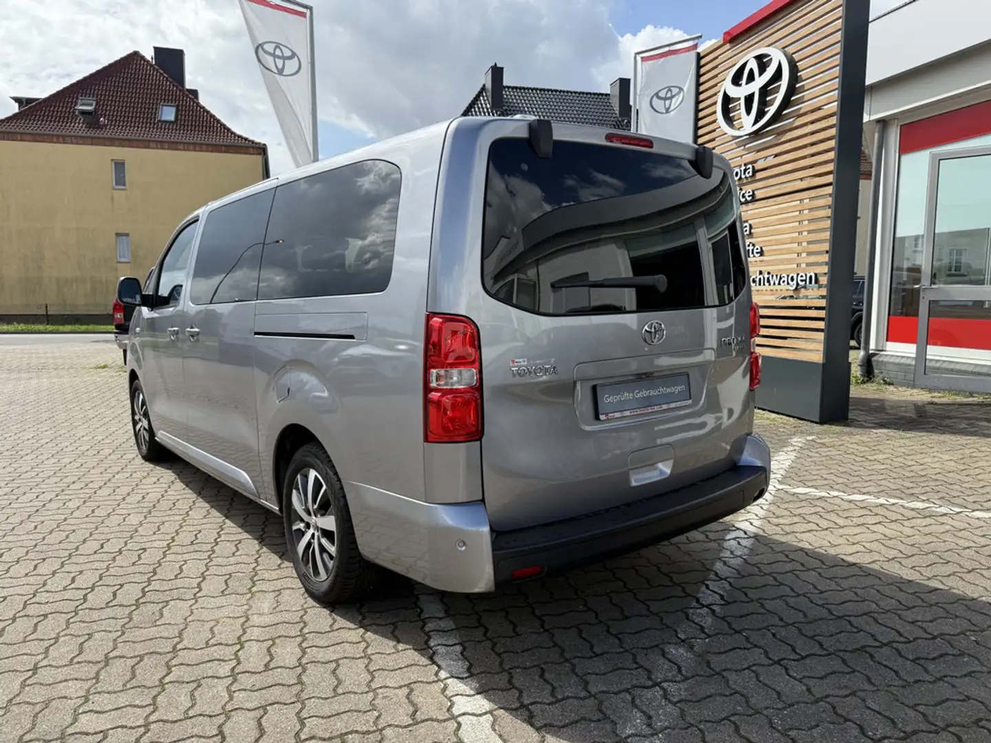 Toyota Proace Verso 2.0 L2 Team Deutschland Silber - 2