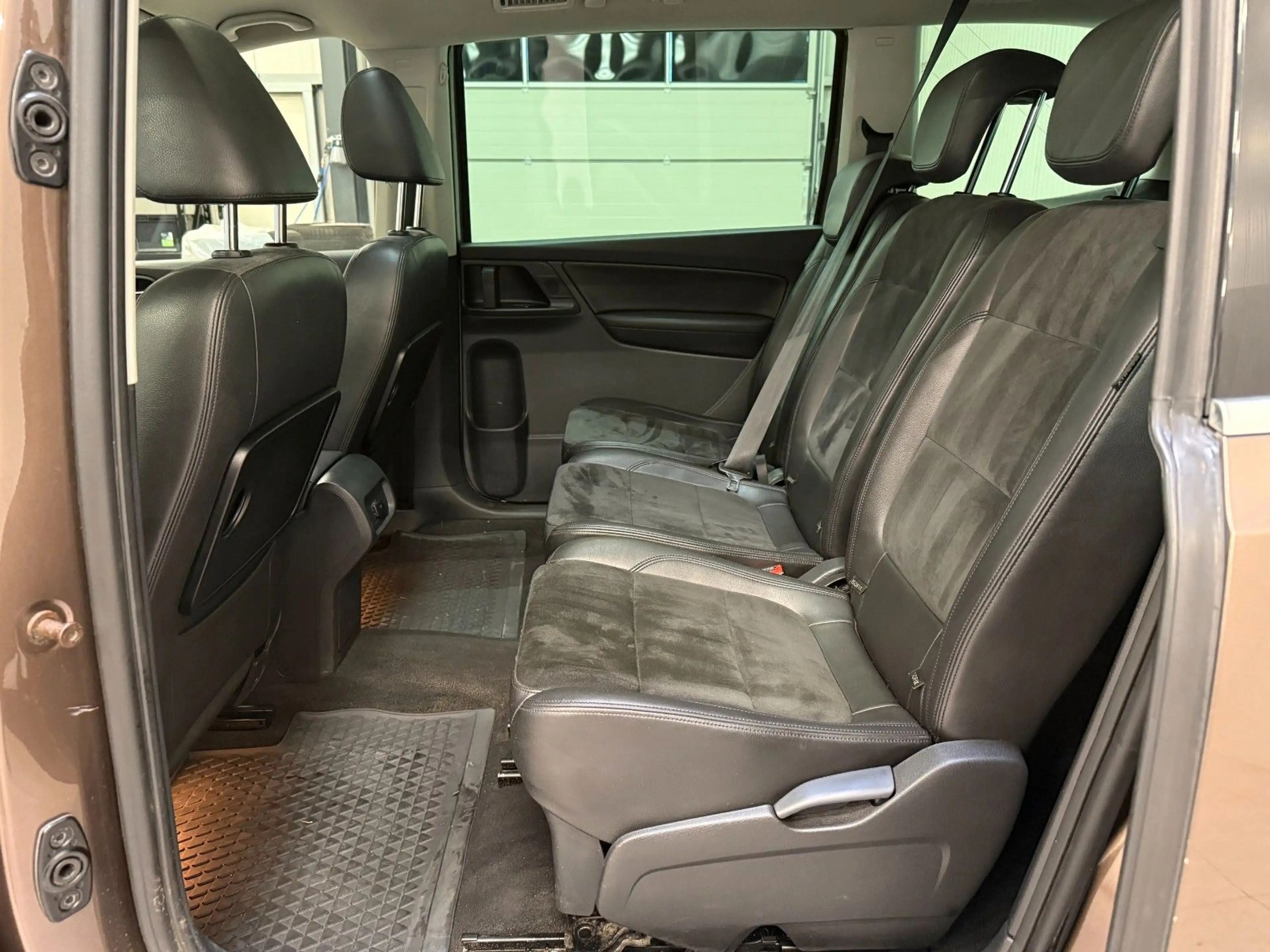 Volkswagen Sharan 2.0 TDI Highline BMT / PANORAMA / 7 SITZE — photo 10