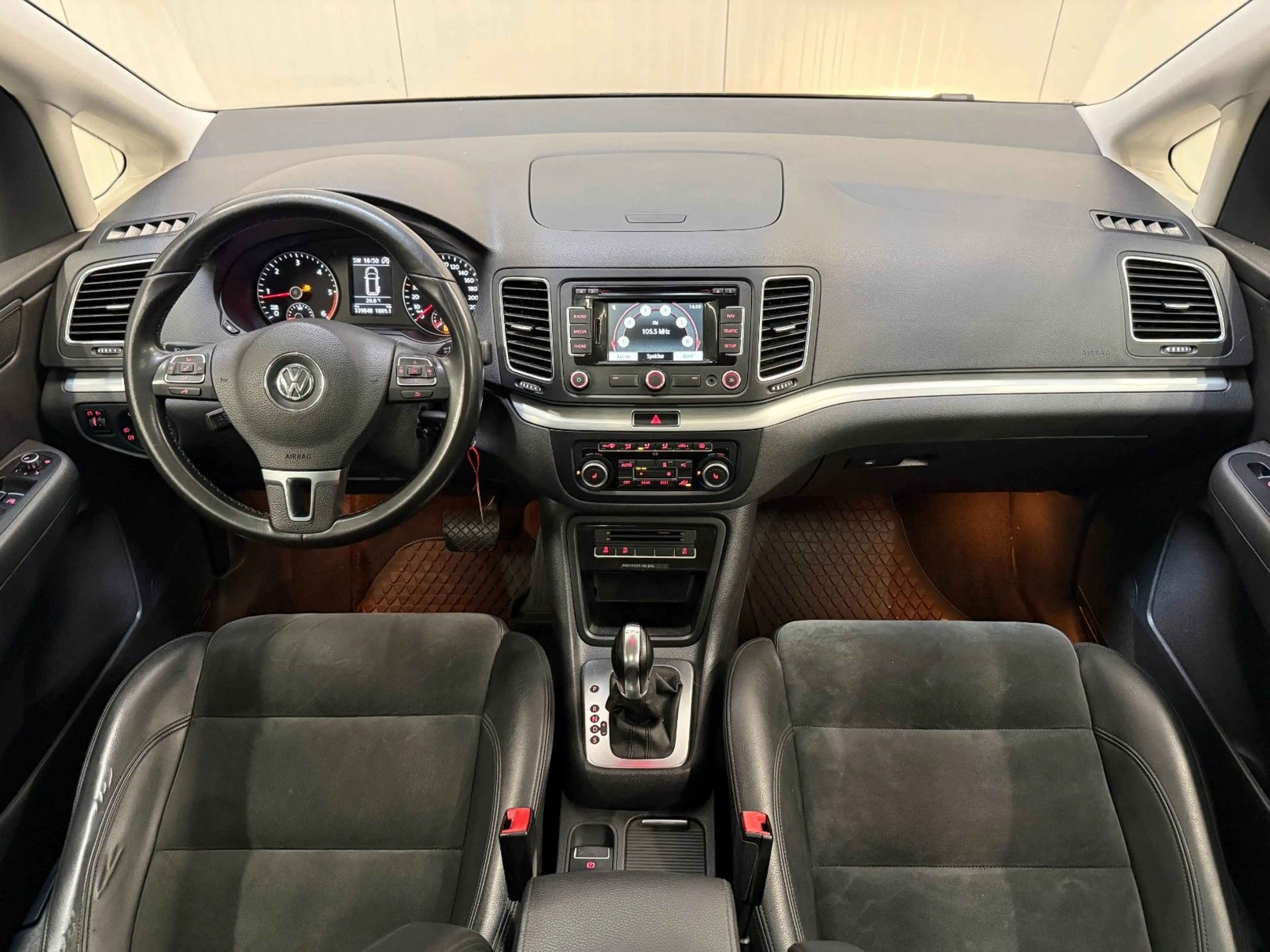 Volkswagen Sharan 2.0 TDI Highline BMT / PANORAMA / 7 SITZE — photo 12