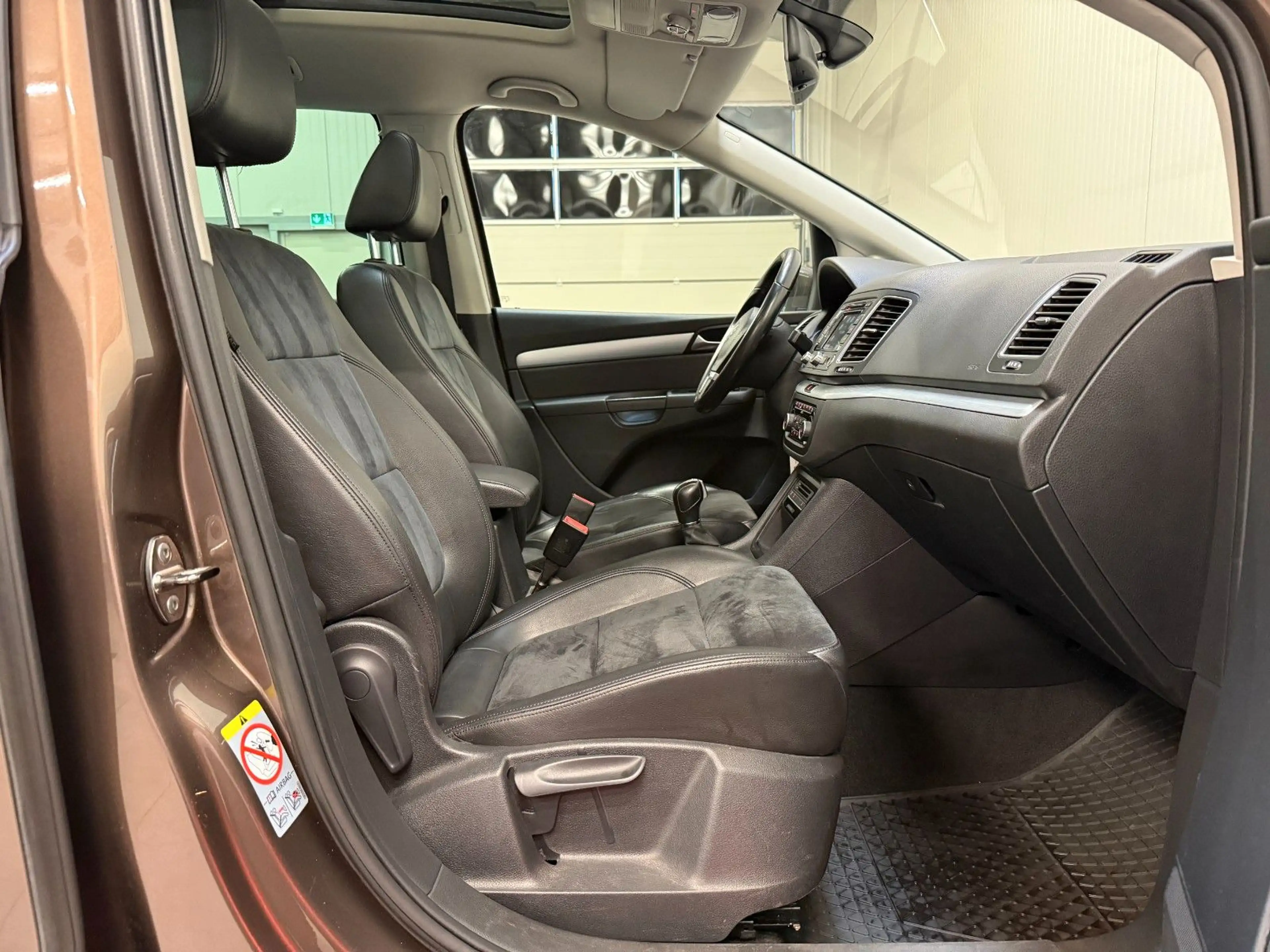 Volkswagen Sharan 2.0 TDI Highline BMT / PANORAMA / 7 SITZE — photo 9