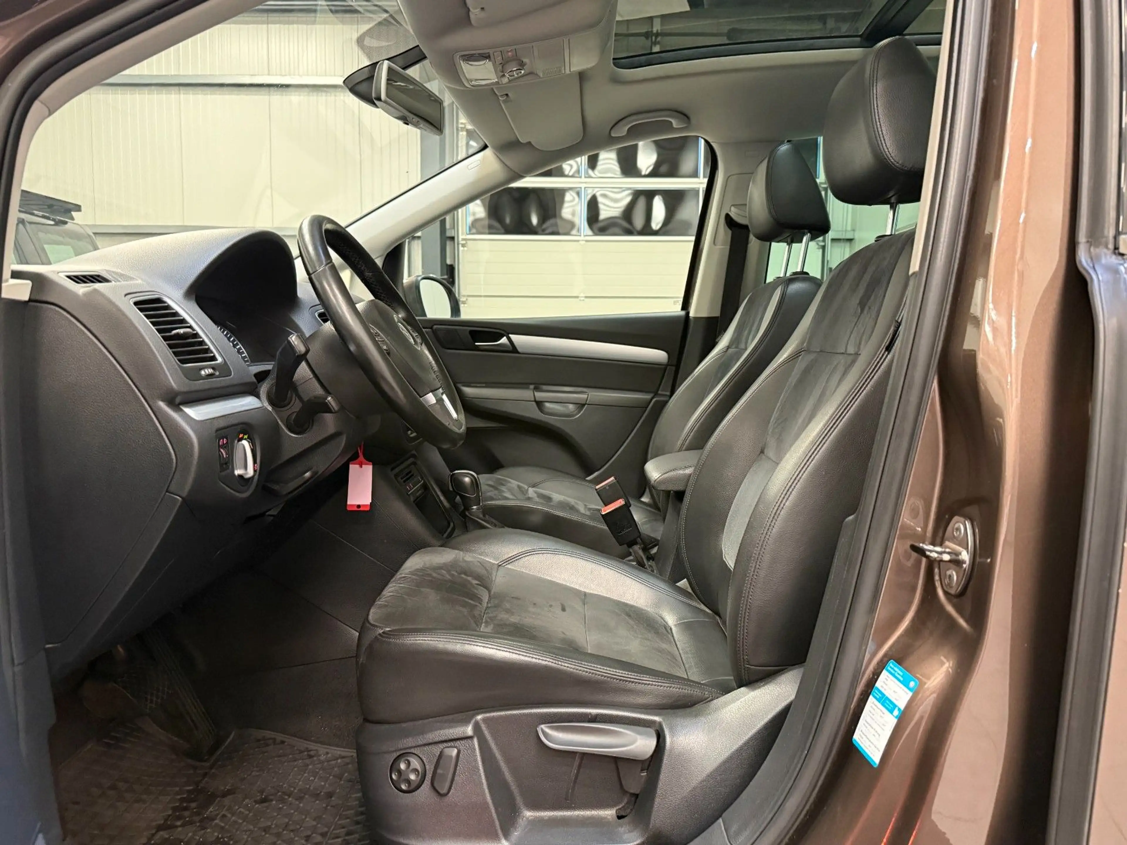 Volkswagen Sharan 2.0 TDI Highline BMT / PANORAMA / 7 SITZE — photo 8