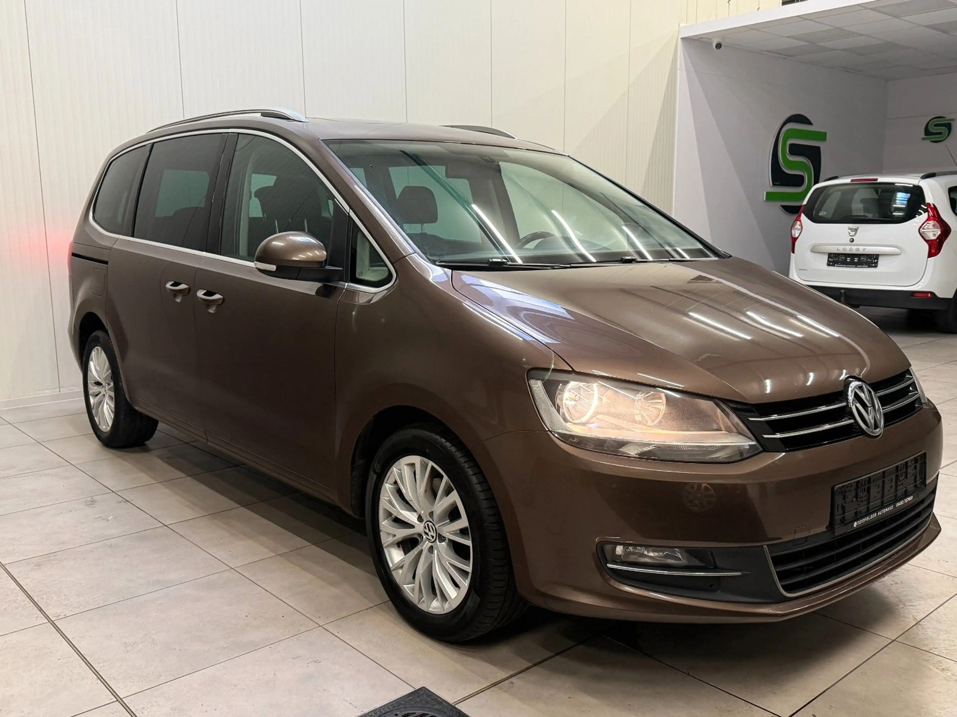 Volkswagen Sharan 2.0 TDI Highline BMT / PANORAMA / 7 SITZE — photo 2
