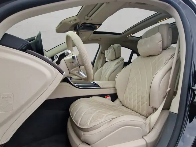 Mercedes-Benz S-Class view 5
