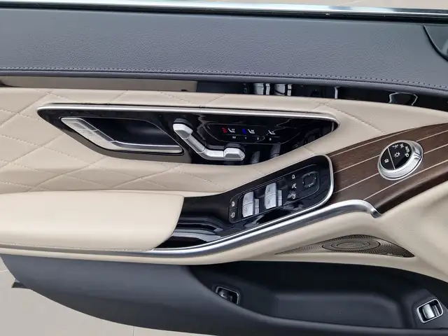 Mercedes-Benz S-Class view 13