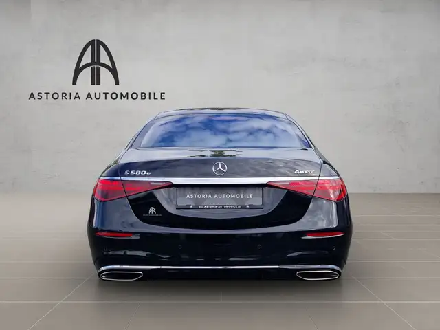 Mercedes-Benz S-Class view 8