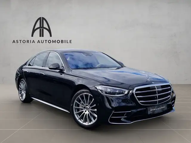 Mercedes-Benz S-Class view 3
