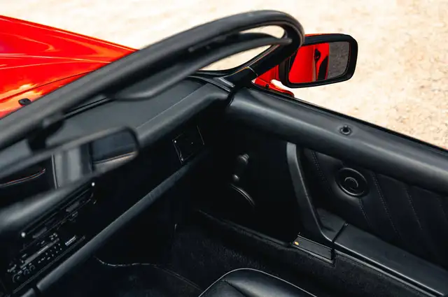 Porsche 911 view 8