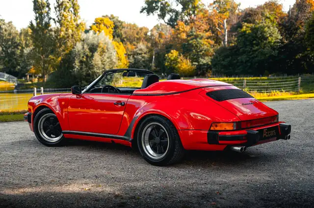 Porsche 911 view 2