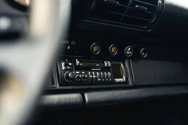 Porsche 911 view 15