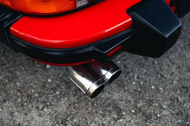 Porsche 911 view 22