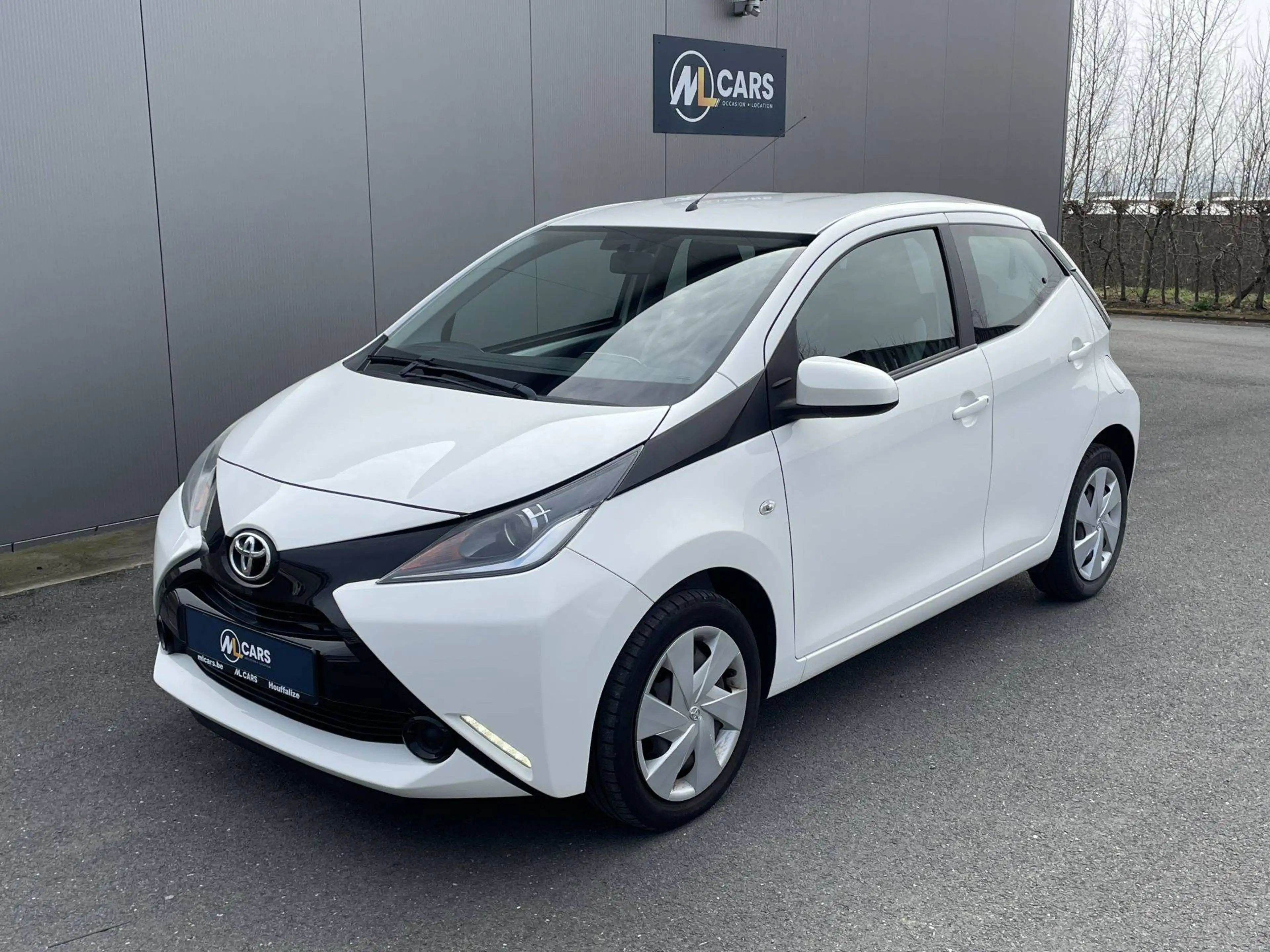 Toyota Aygo 1.0X-PLAY 5 PORTES — photo 2