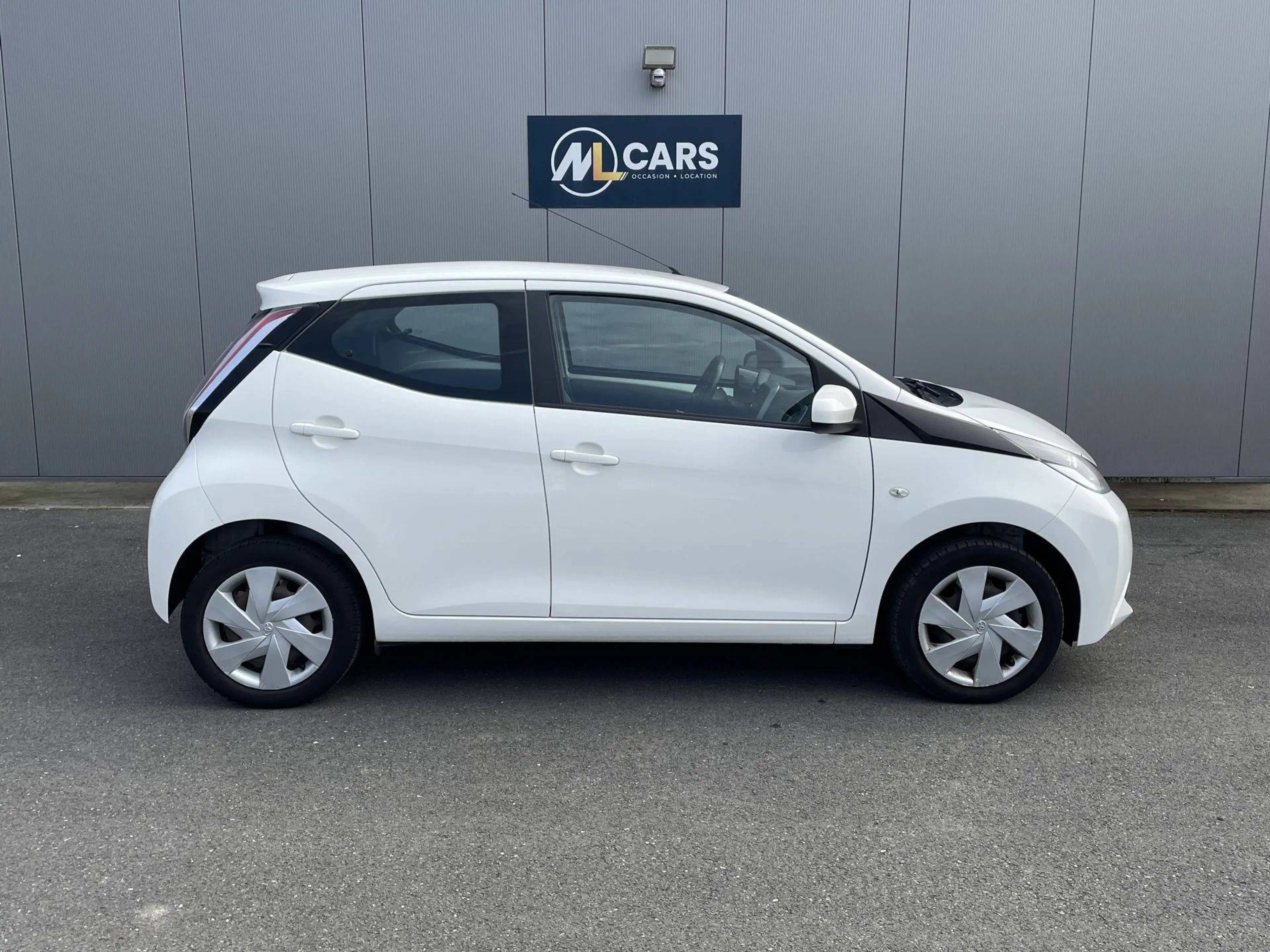 Toyota Aygo 1.0X-PLAY 5 PORTES — photo 5