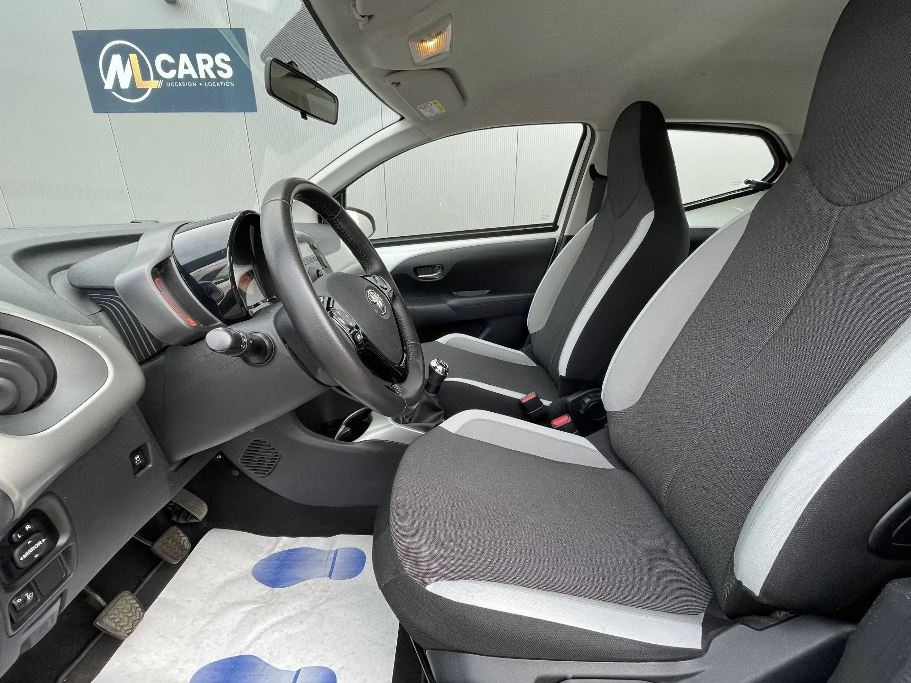 Toyota Aygo 1.0X-PLAY 5 PORTES — photo 14