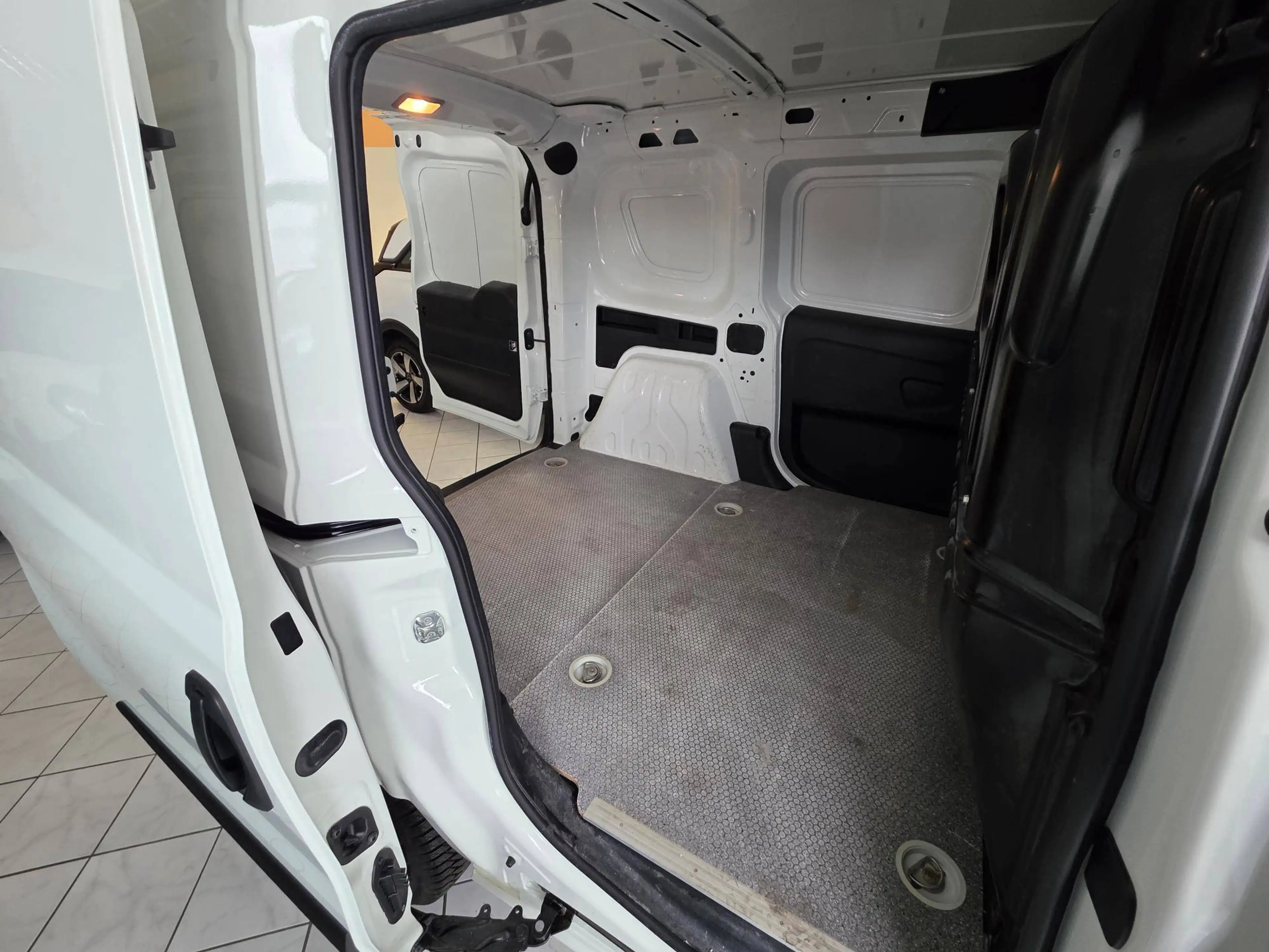 Fiat Doblo L1H1 — photo 15
