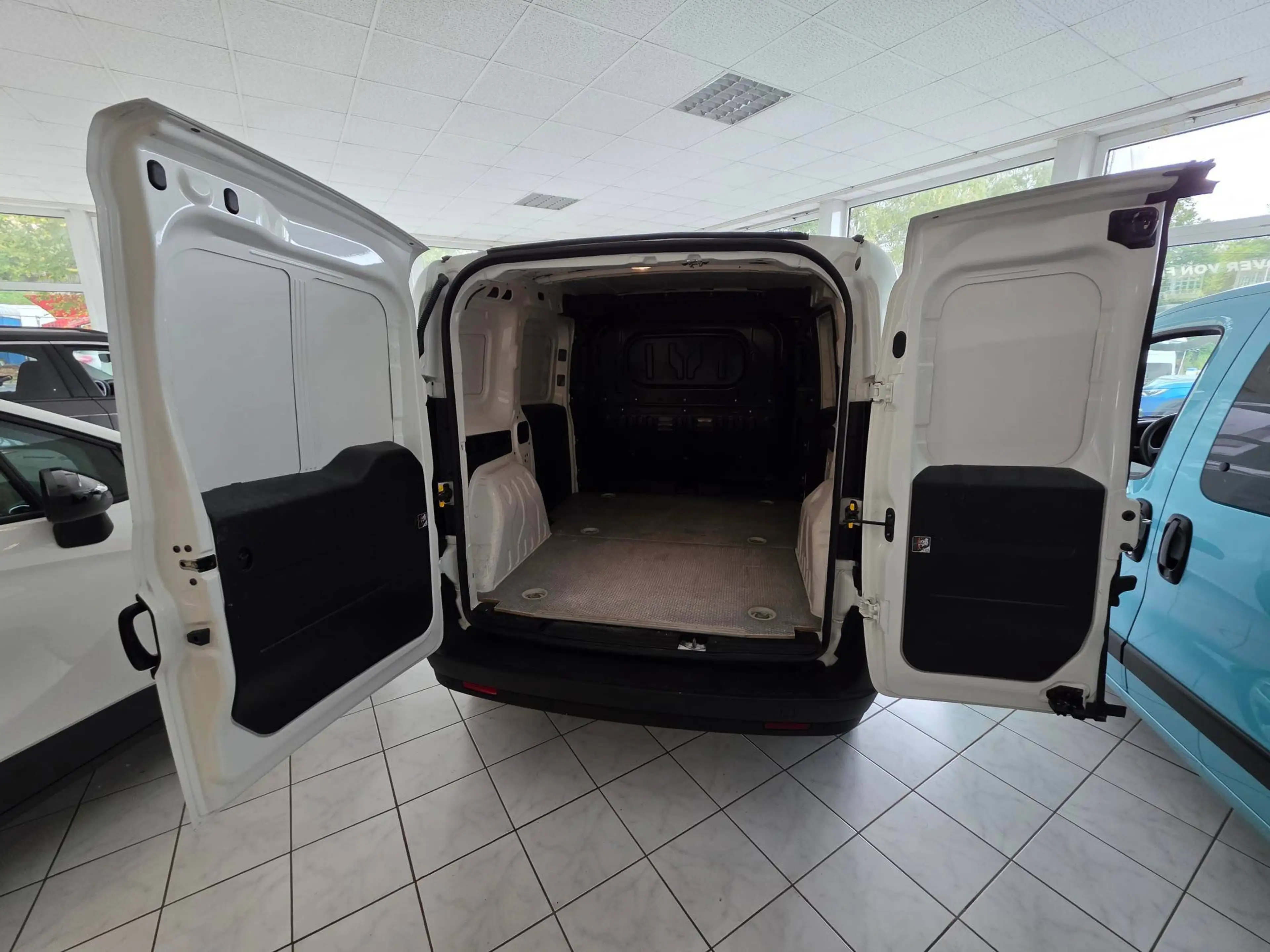 Fiat Doblo L1H1 — photo 13