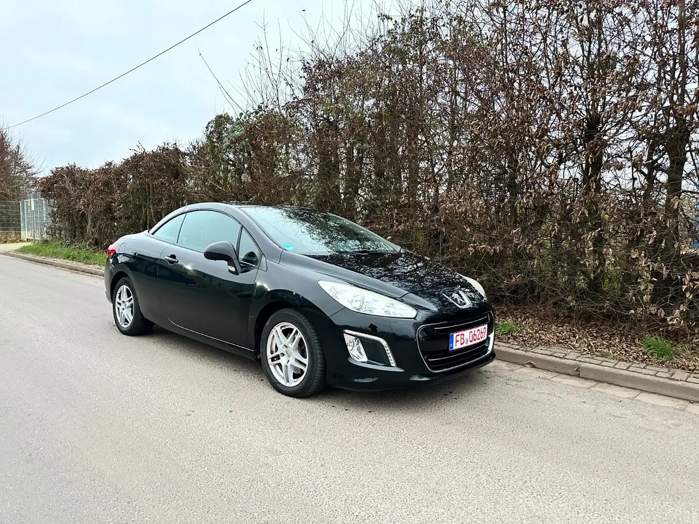 Peugeot 308 CC Cabrio-Coupe Active* Schwarz - 1