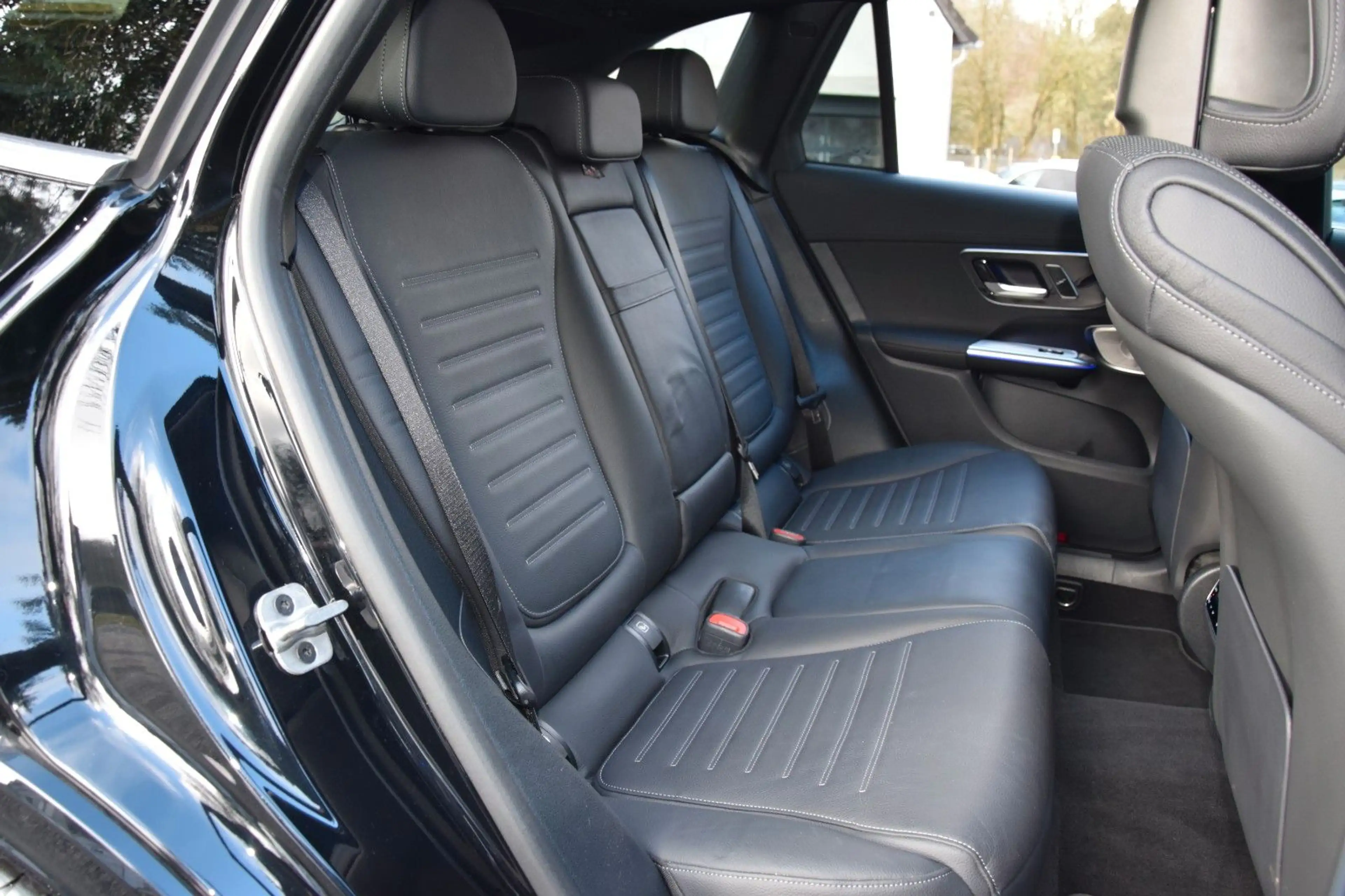 Mercedes-Benz GLC 450 d 4Matic/AMG Line/PANO/VOLL/ACC/BURMESTER — photo 11