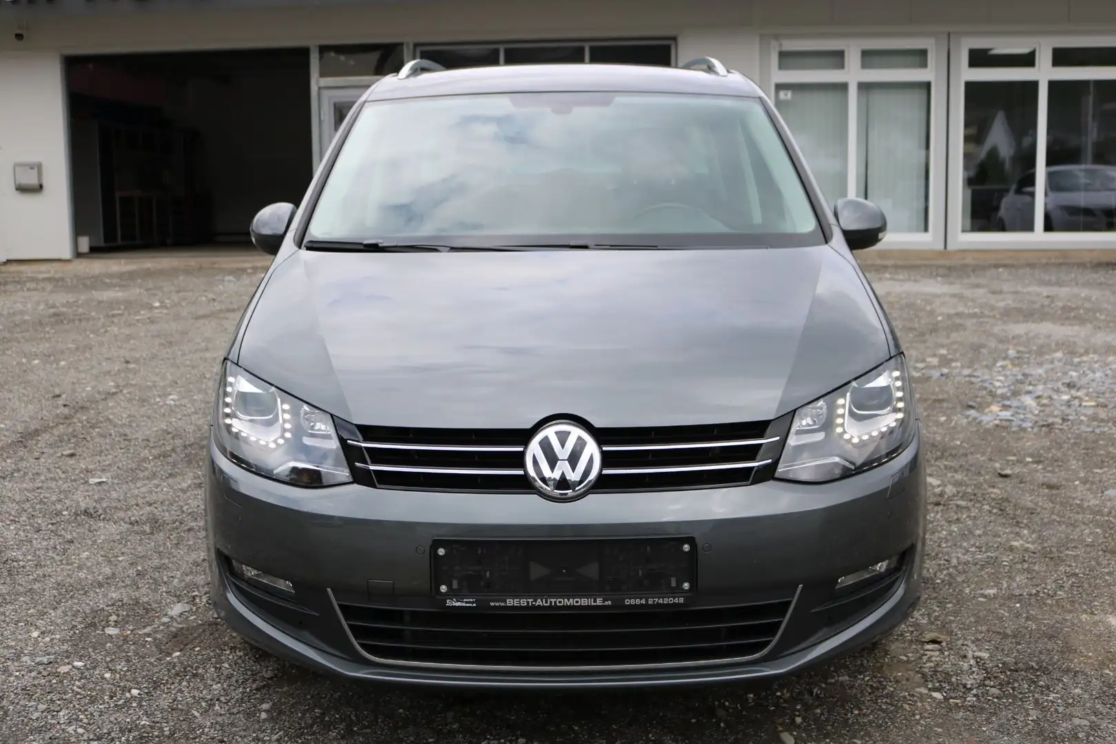 Volkswagen Sharan Business BMT SCR 2,0 TDI 127g Grau - 2