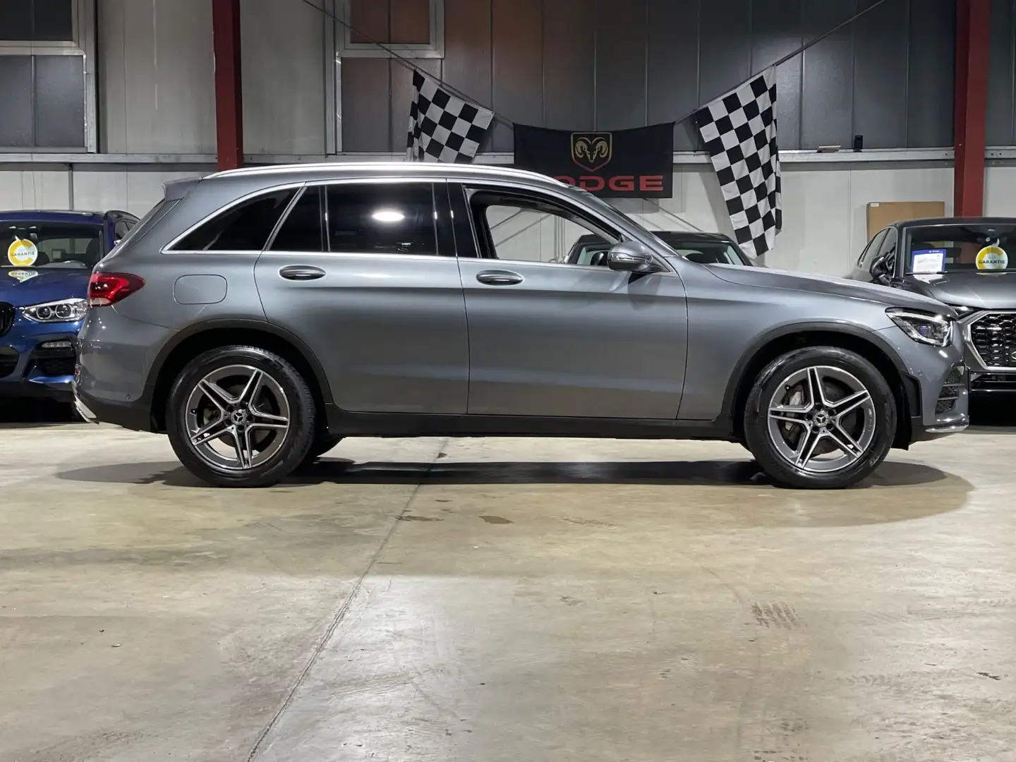 Mercedes-Benz GLC 300 4MATIC+STANDHEIZUNG+PANO+SHZ+1J.GARANTIE Gris - 2