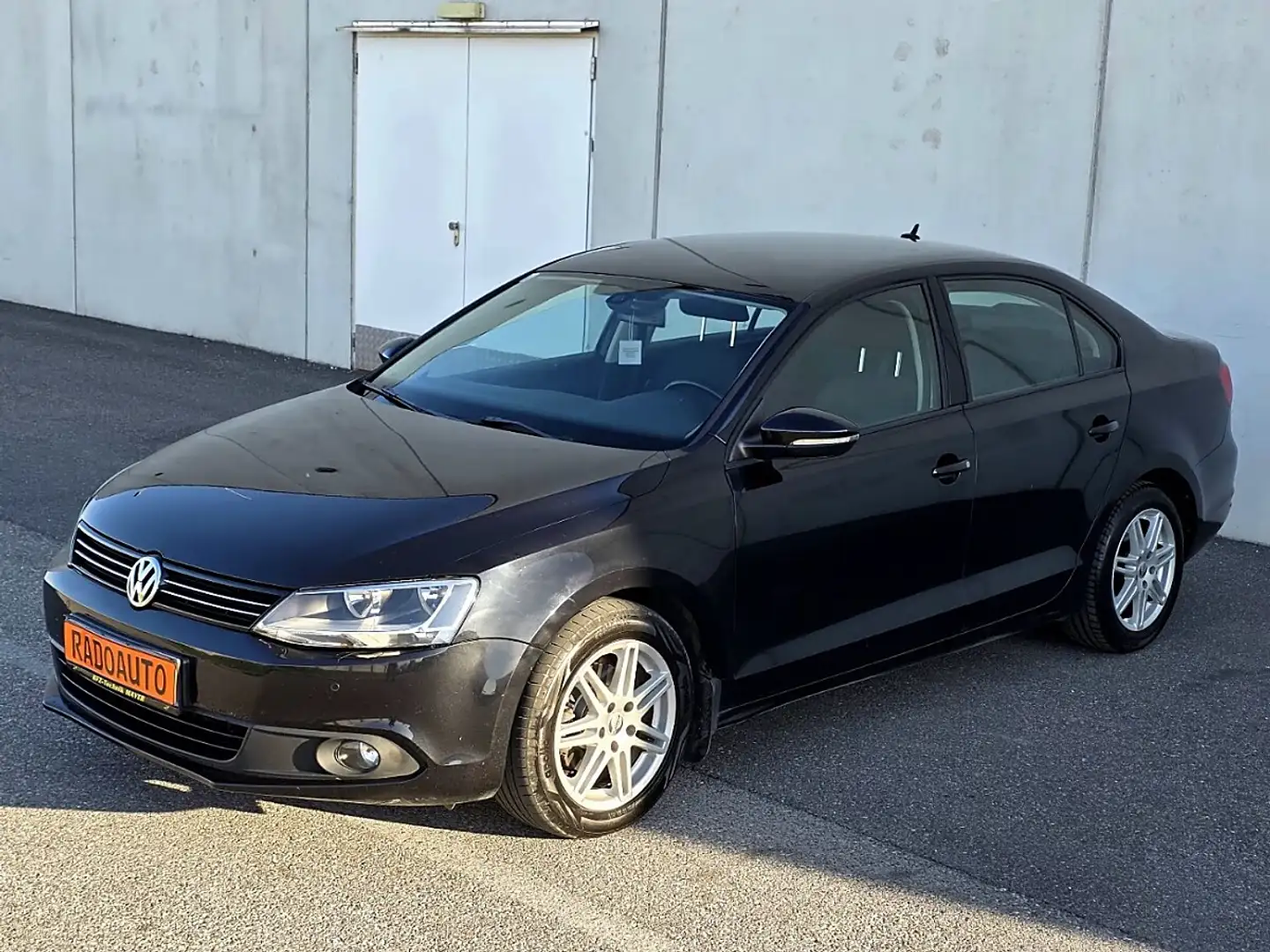 Volkswagen Jetta Comfortline 1,6 TDI BMT DPF**1A ZUSTAND**TOP PR... Schwarz - 1