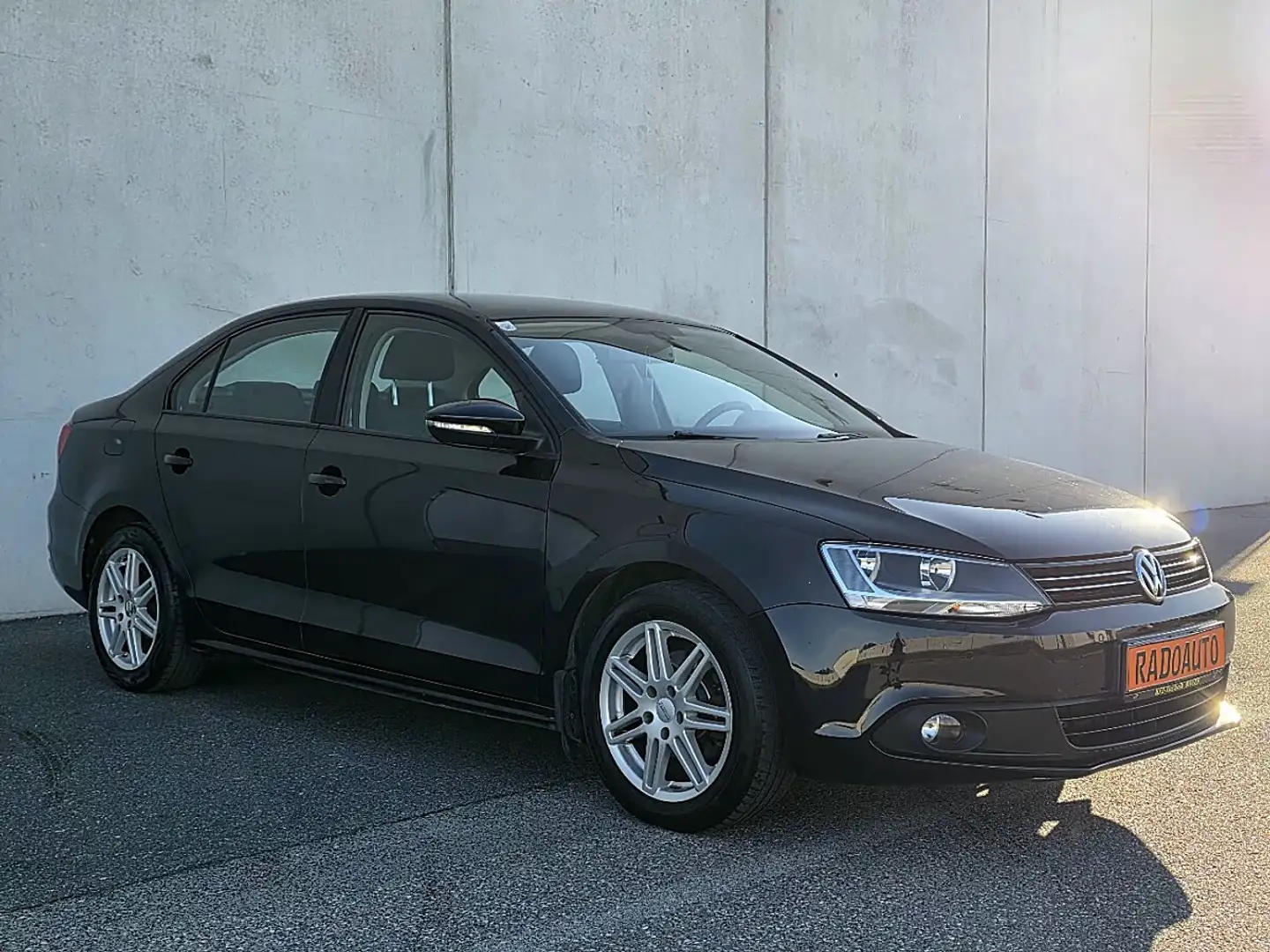 Volkswagen Jetta Comfortline 1,6 TDI BMT DPF**1A ZUSTAND**TOP PR... Schwarz - 2
