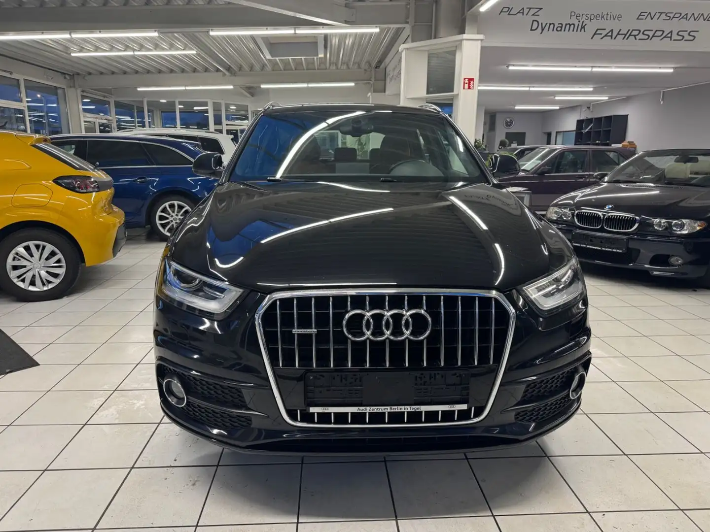 Audi Q3 2.0 TFSI quattro,S-Line,Automatik,Leder,Xenon Schwarz - 2