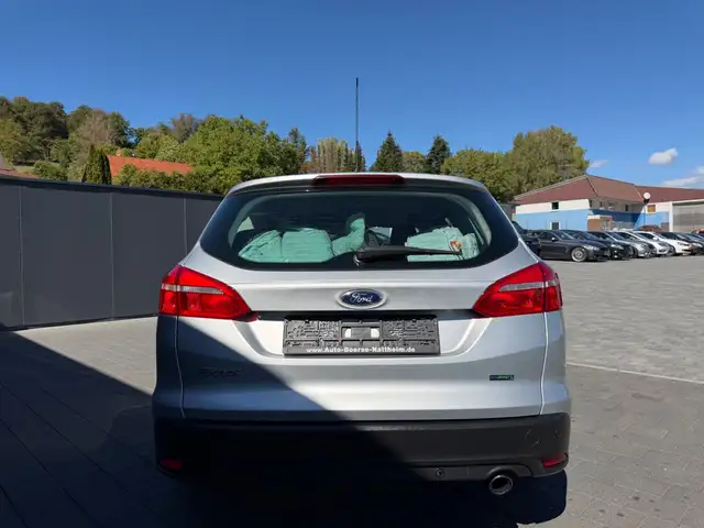 Ford Focus view 6