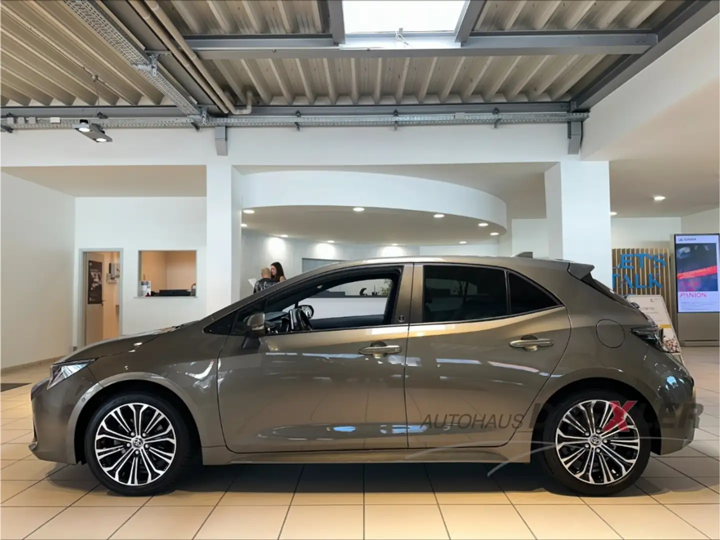 Toyota Corolla Team D 1.2T (Kamera, Navi, Apple Carplay) Bronze - 2