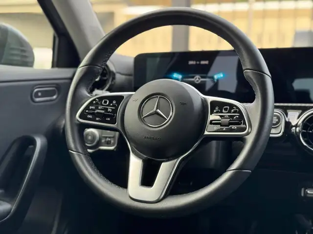 Mercedes-Benz A view 12
