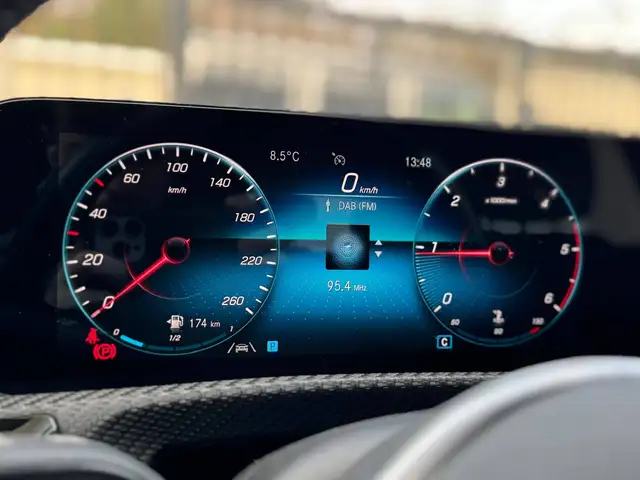 Mercedes-Benz A view 8
