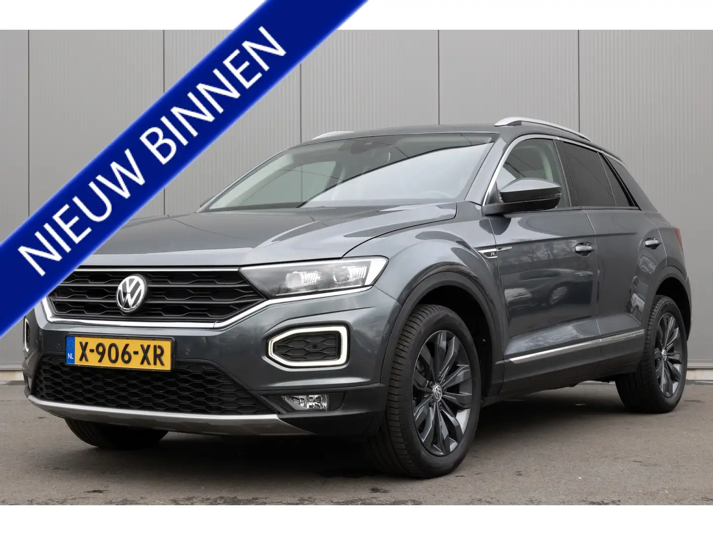 Volkswagen T-Roc 1.5 TSI | 2X R-Line | PANO | CAMERA Grau - 1