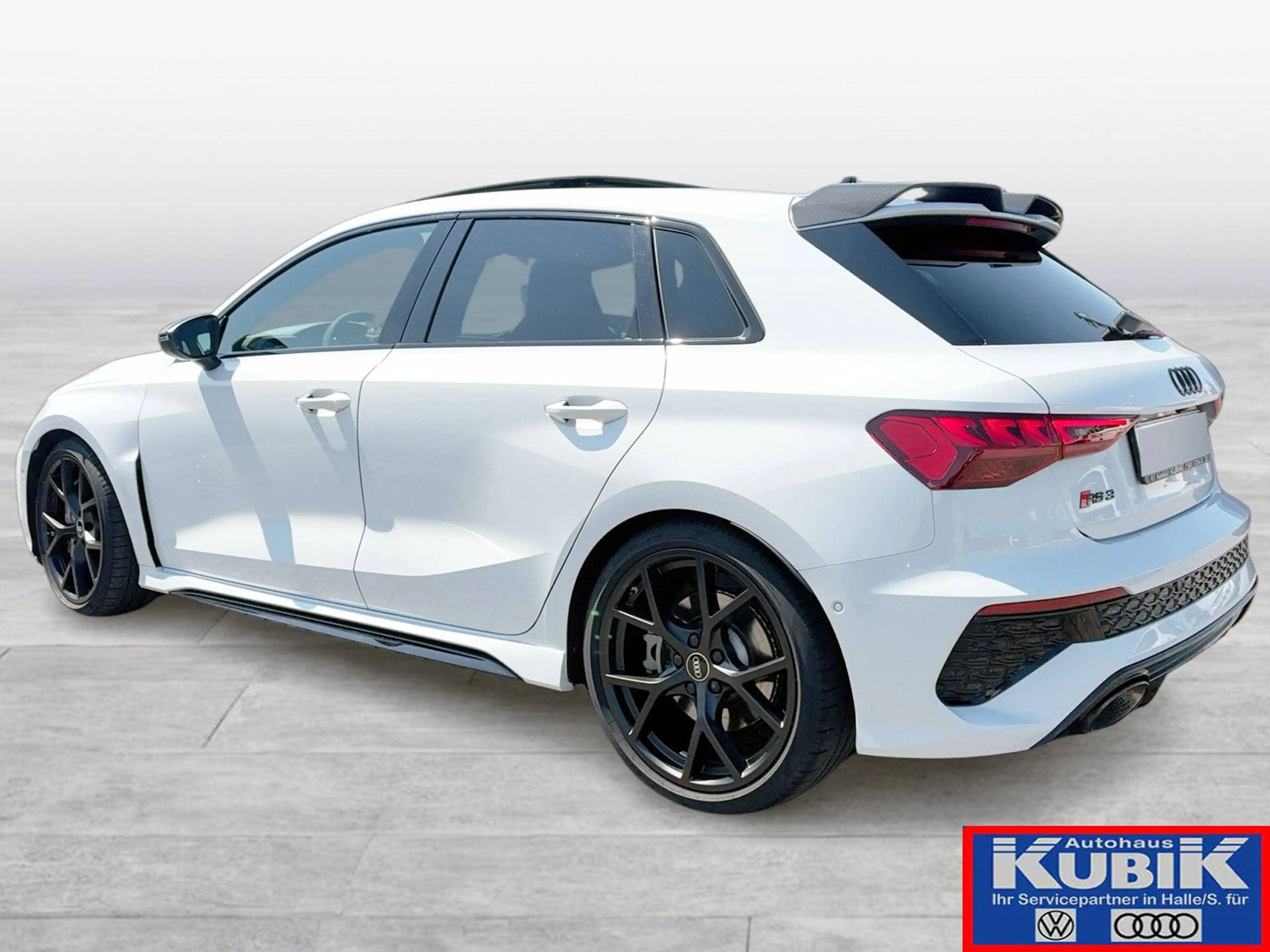 Audi RS3 Sportback 2,5 TFSI quattro S tronic+Dynamik Plus+Sportabgasanlage+Keramikbremse+ — photo 4