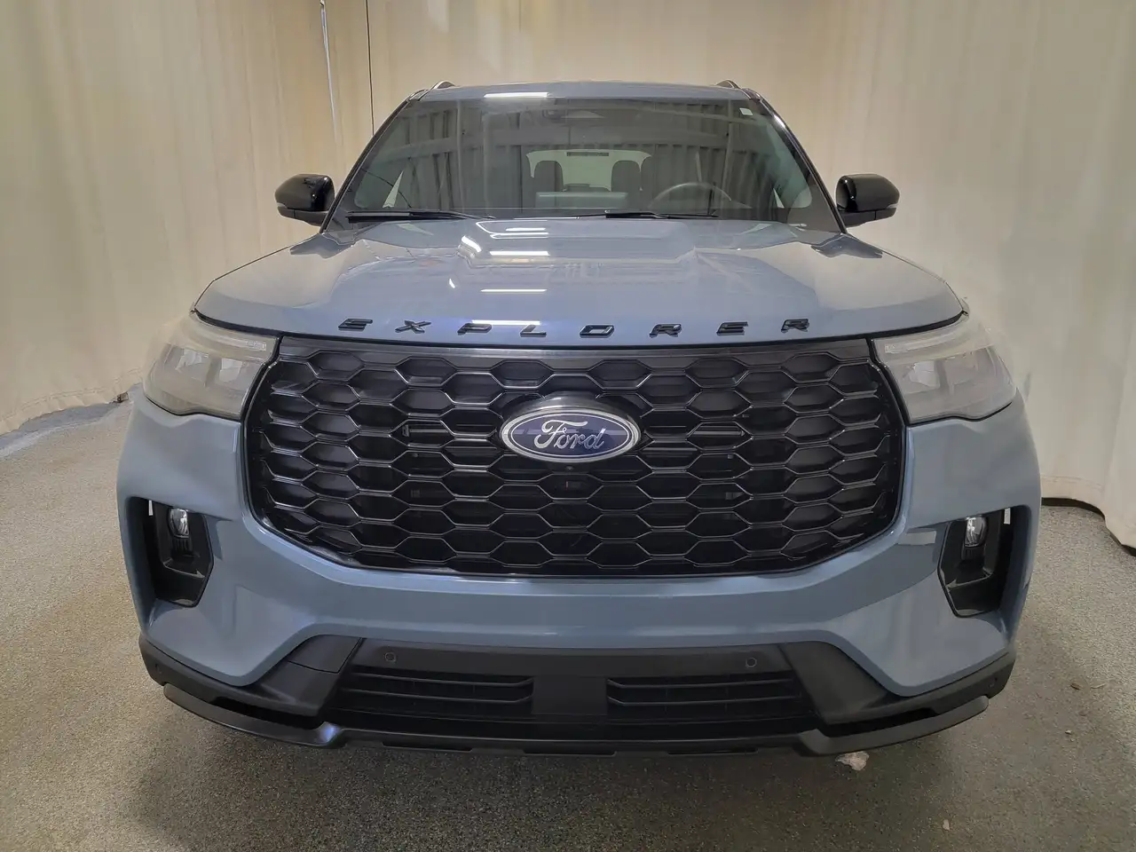 Ford Explorer снимка Ford Explorer