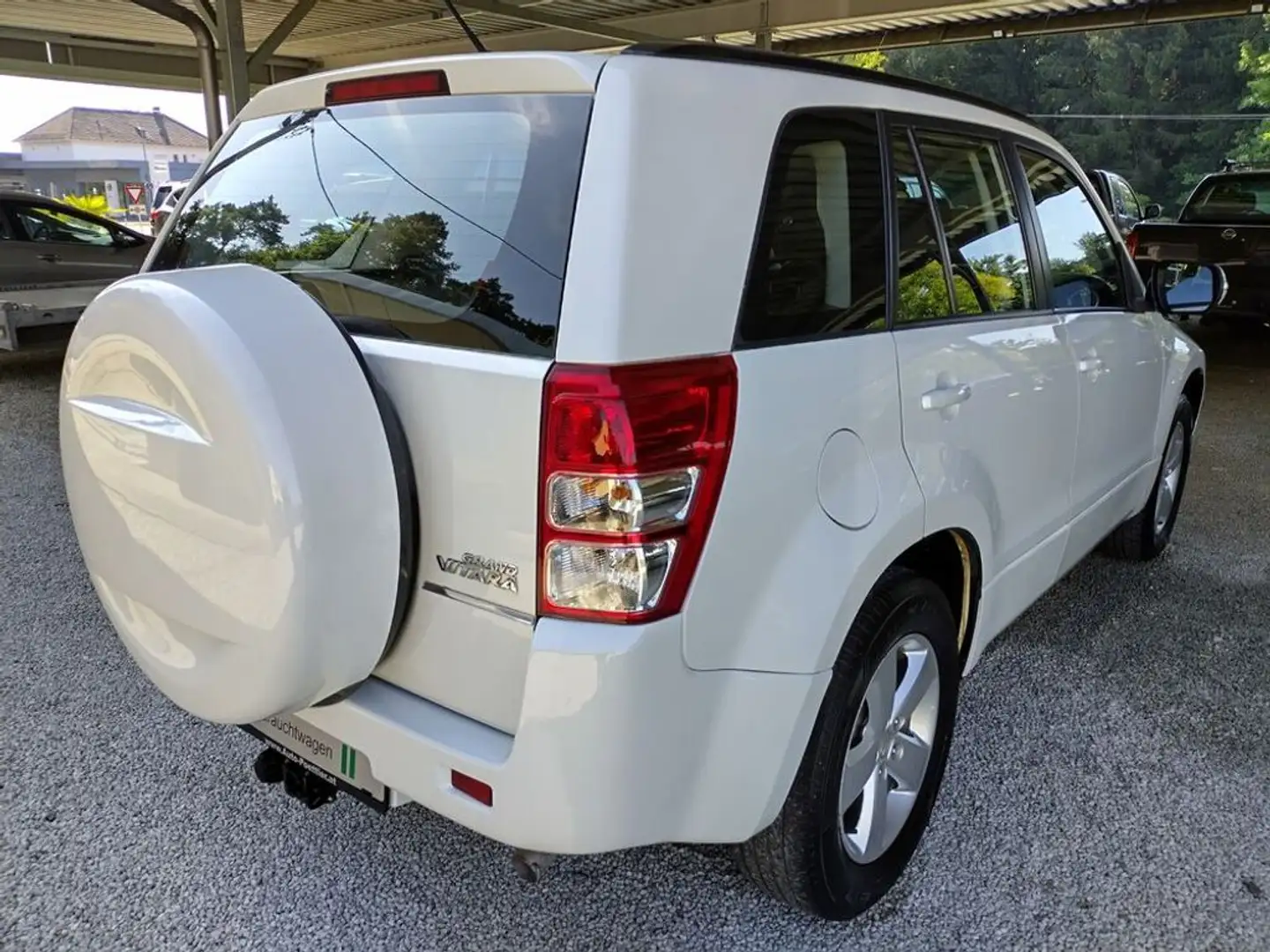 Suzuki Vitara 1.9 DDiS 4x4 VX-E !Serviceheft /2.Besitz! Wit - 2