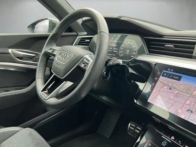 Audi Q8 E-Tron view 8