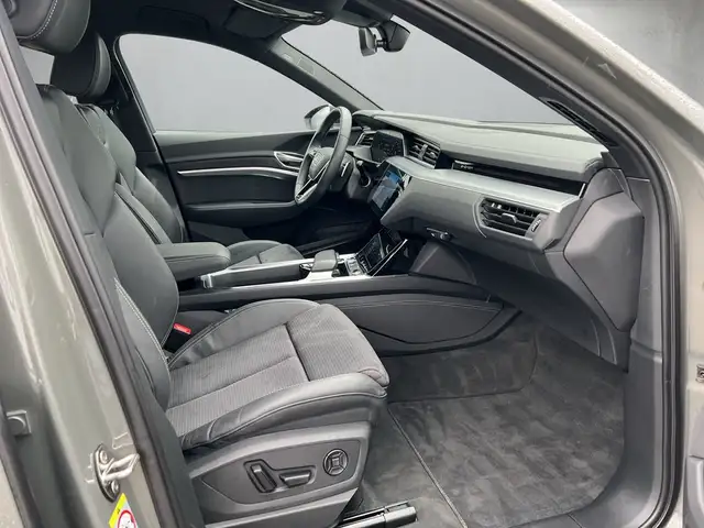 Audi Q8 E-Tron view 14