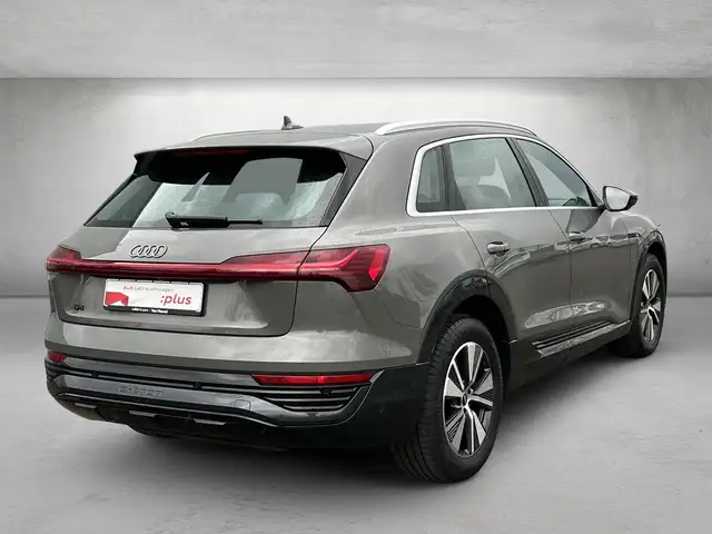 Audi Q8 E-Tron view 4