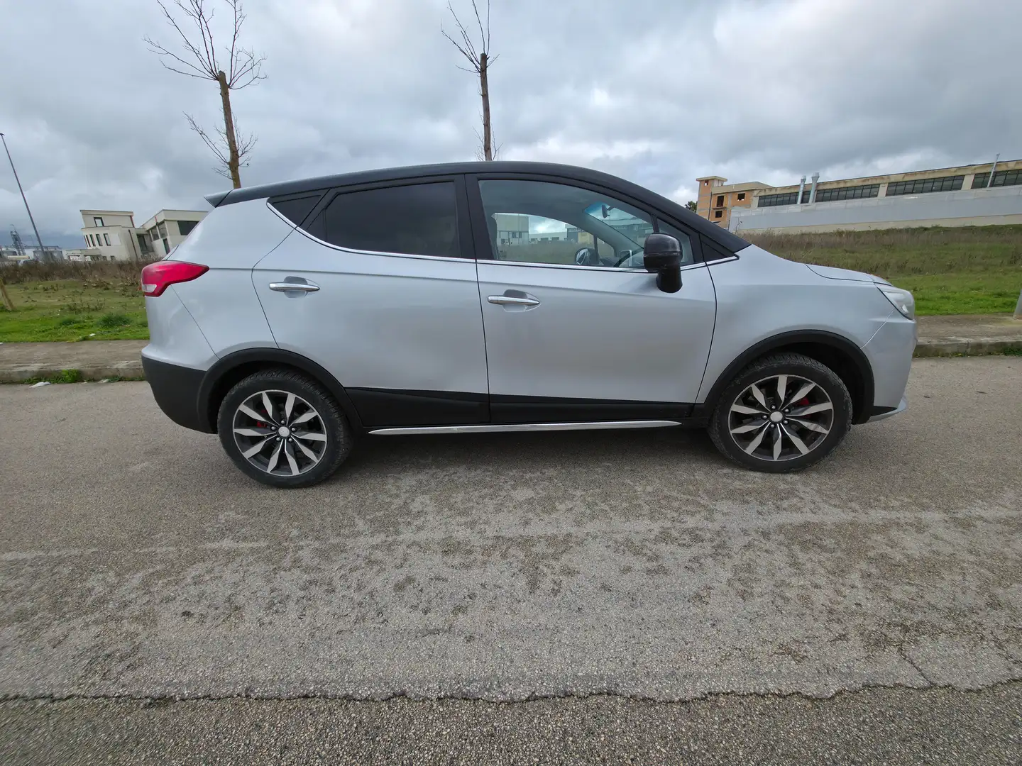 DR Automobiles DR4 DR 4 4 1.6 Gpl Silber - 2