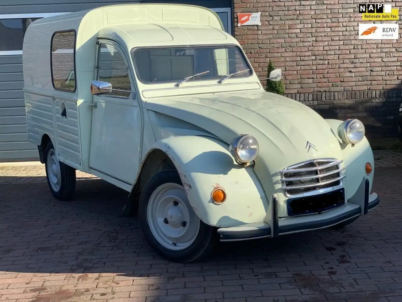 Citroen 2CV AK 400