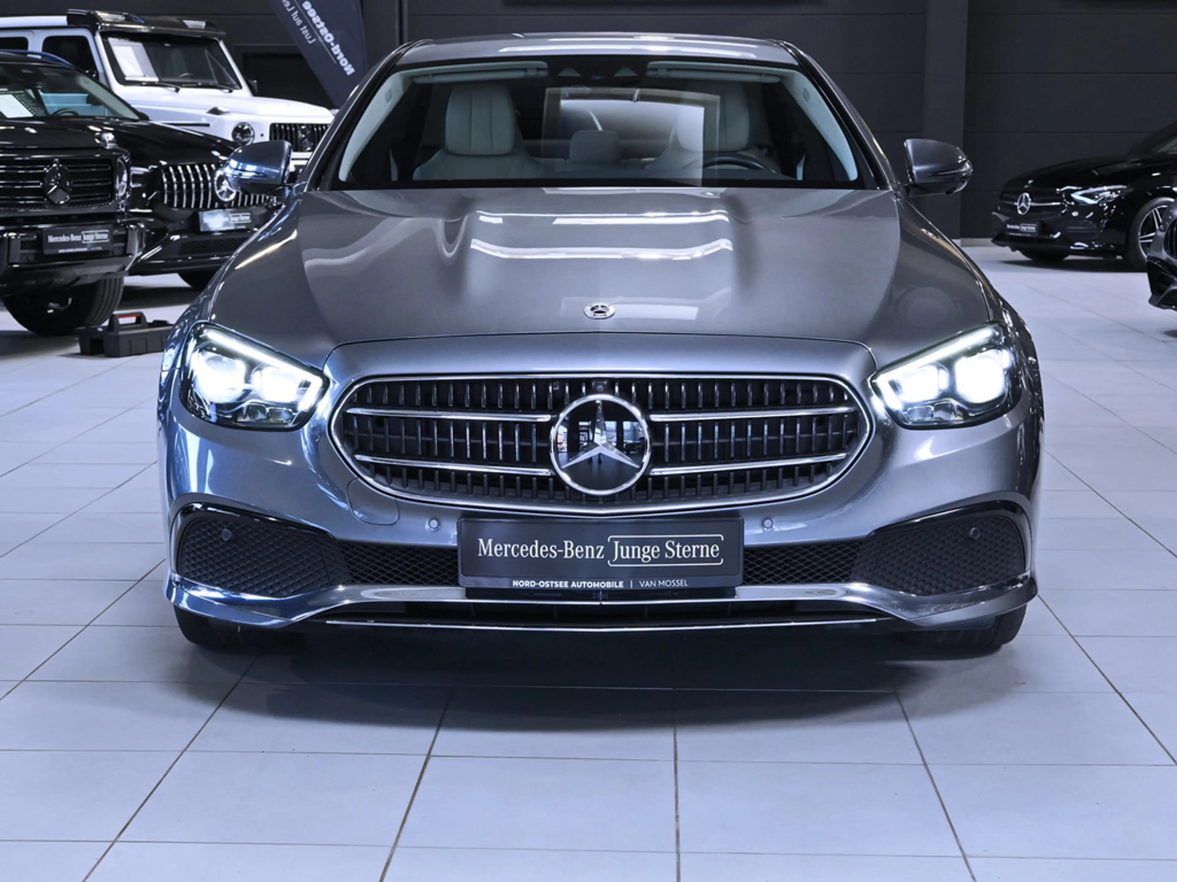 Mercedes-Benz E 400 d 4M AVANTGARDE 360 KAMERA ACC AHK SHZ — photo 4